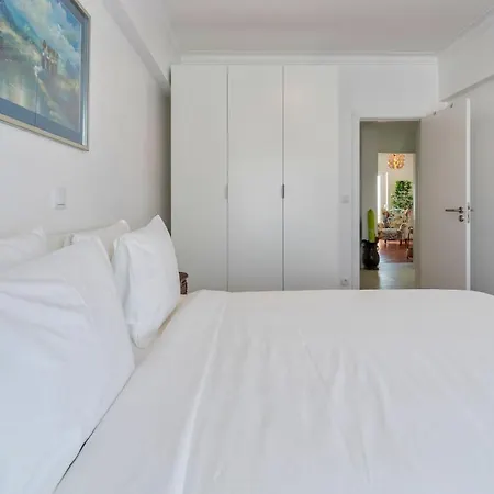 Castle View Apartment *